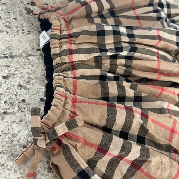 Used Burberry skirt 6 monthss